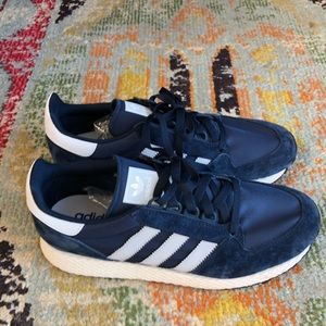 Adidas Forest Grove men’s 9